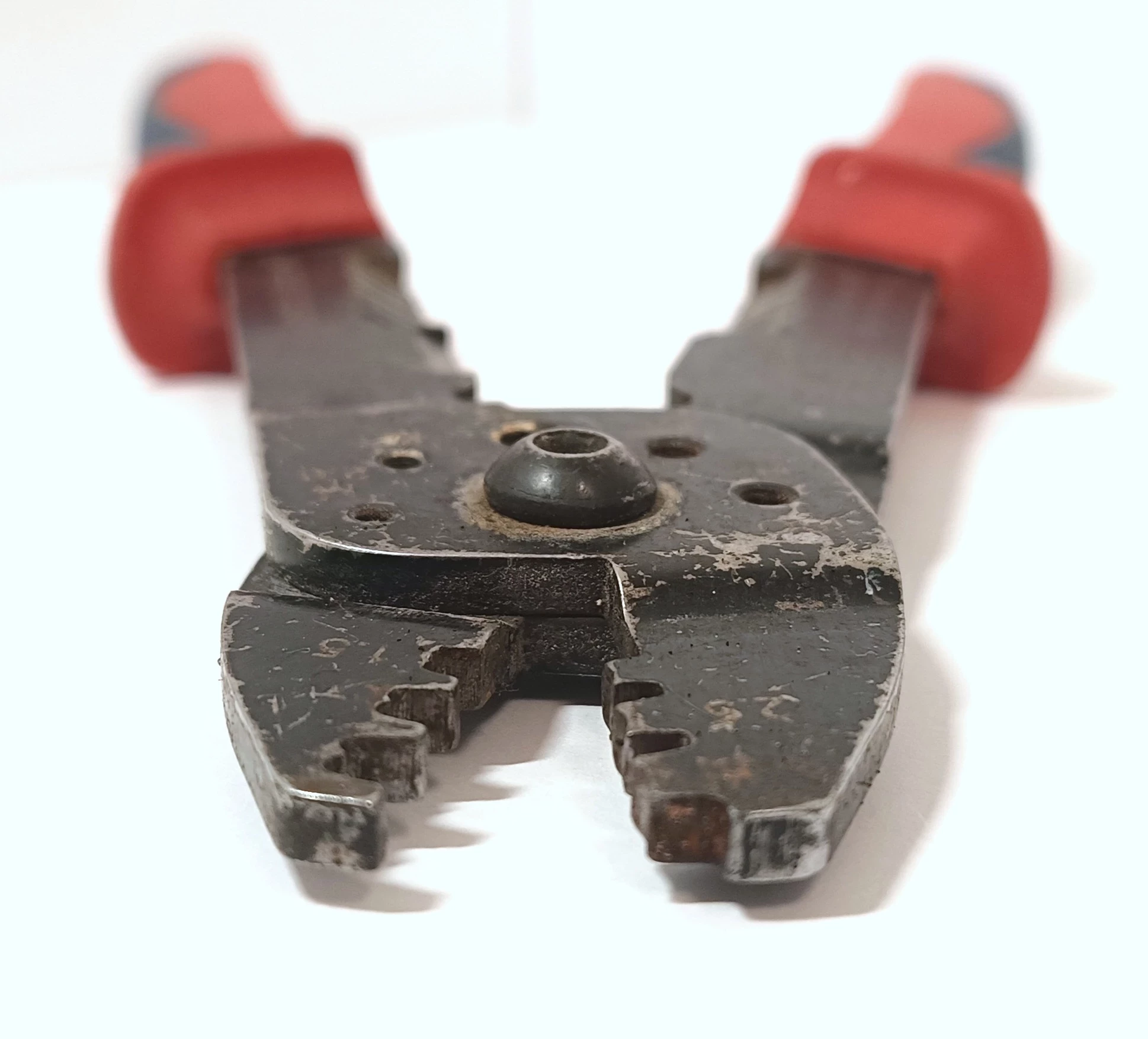 szczypce-do-zgniatania-knipex-stan-11323-2