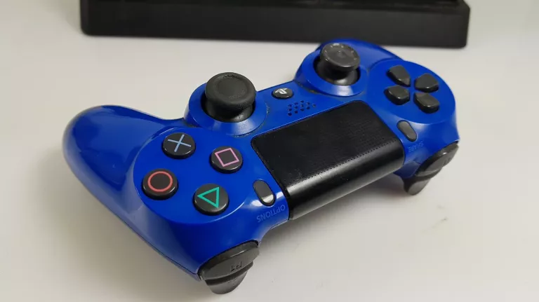 KONSOLA PS4 SLIM 500GB + PAD + 2 GRY GTA V CUH-2016A