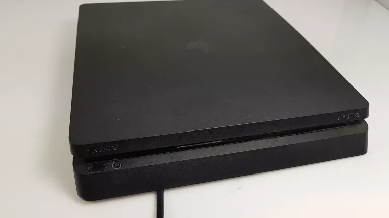 KONSOLA PS4 SLIM 500GB + PAD + 2 GRY GTA V CUH-2016A