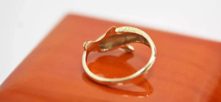 zloty-pierscionek-delfin-p-585-w-285g-r-14-waga-285