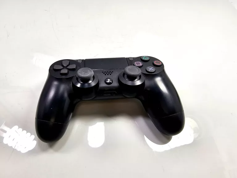 KONSOLA PS4 500GB 2PAD