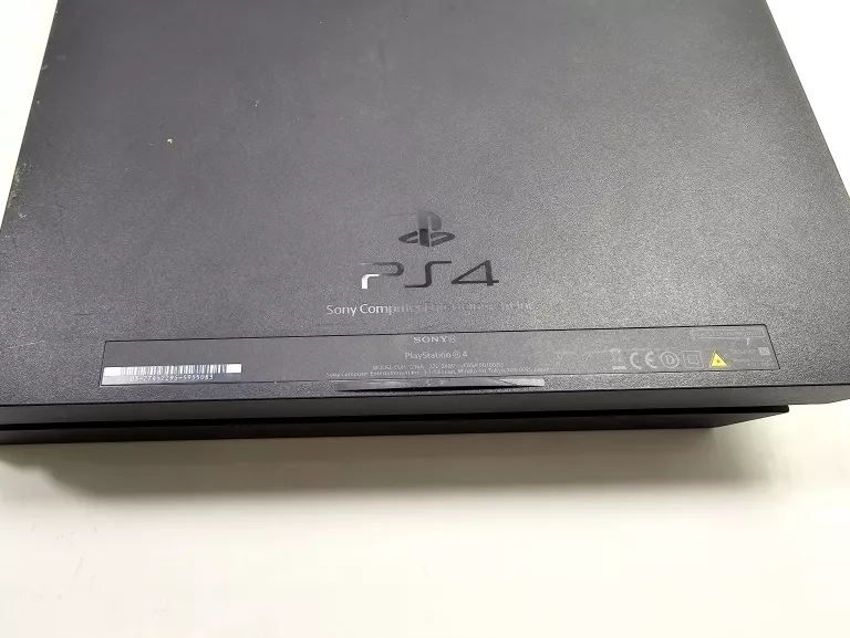 KONSOLA PS4 500GB 2PAD