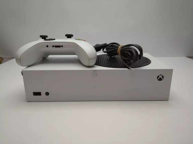 KONSOLA XBOX SERIES S+ PAD