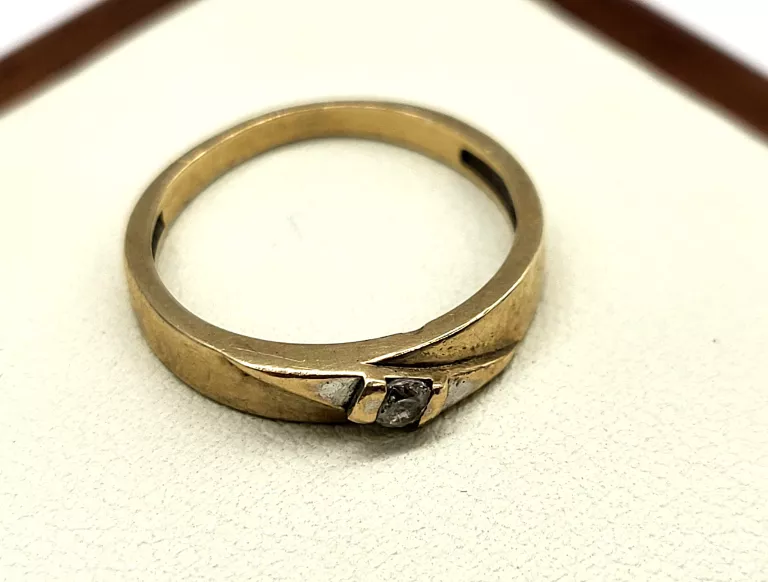 ZŁOTY PIERŚCIONEK 333/1,60G