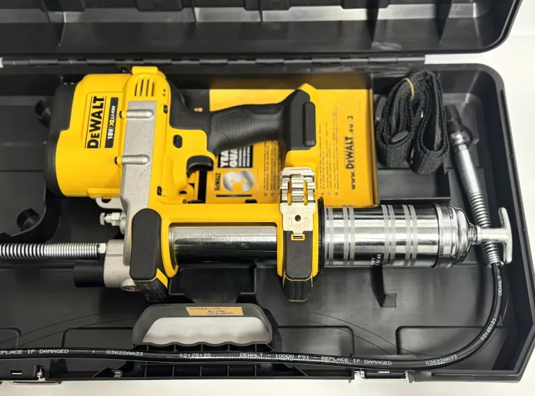 DEWALT DCGG571 18V XR 690BAR SMAROWNICA AKUMULATOROWA WALIZKA