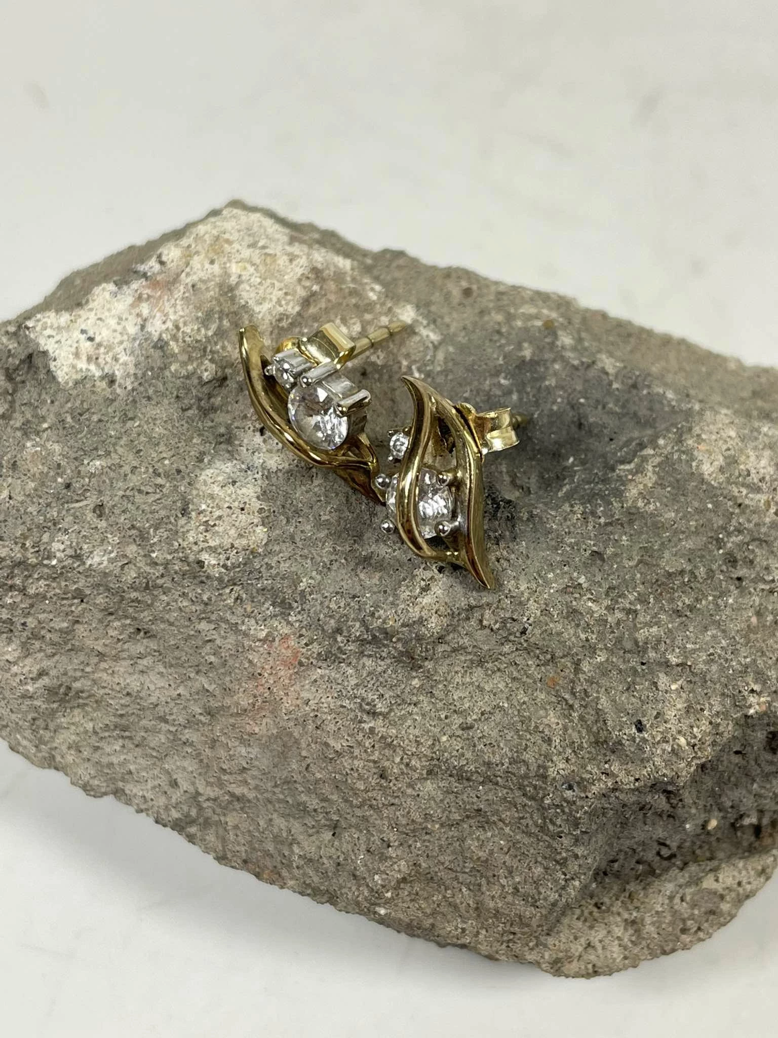 zlote-kolczyki-cyrkonia-sztyft-333-158g-kolor-dominujacy-205826-225106