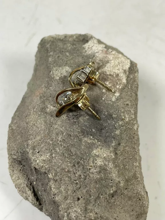 zlote-kolczyki-cyrkonia-sztyft-333-158g-motyw-129129-246990