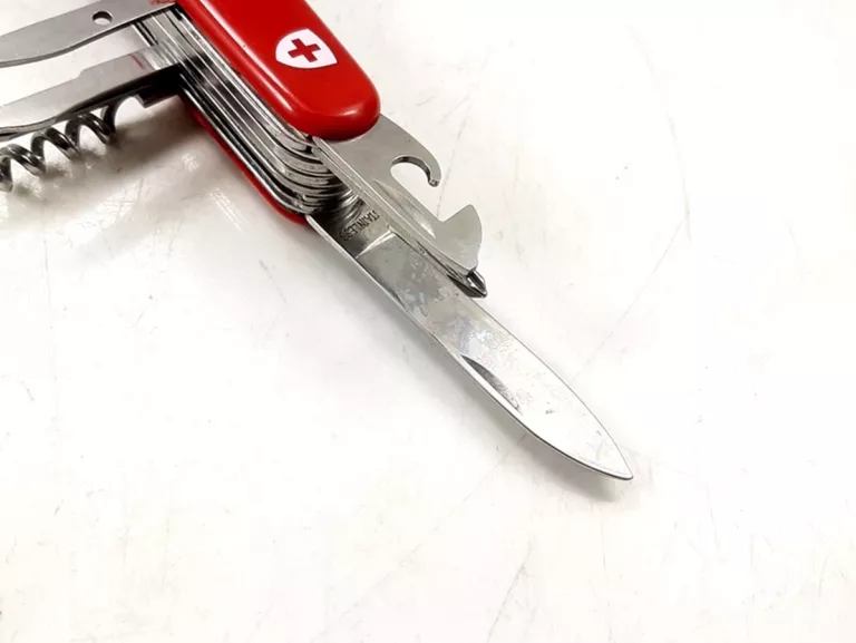 SCYZORYK ALA VICTORINOX 10EL