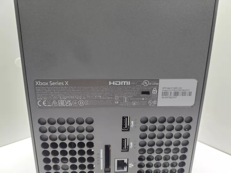 KONSOLA XBOX SERIES X + PAD