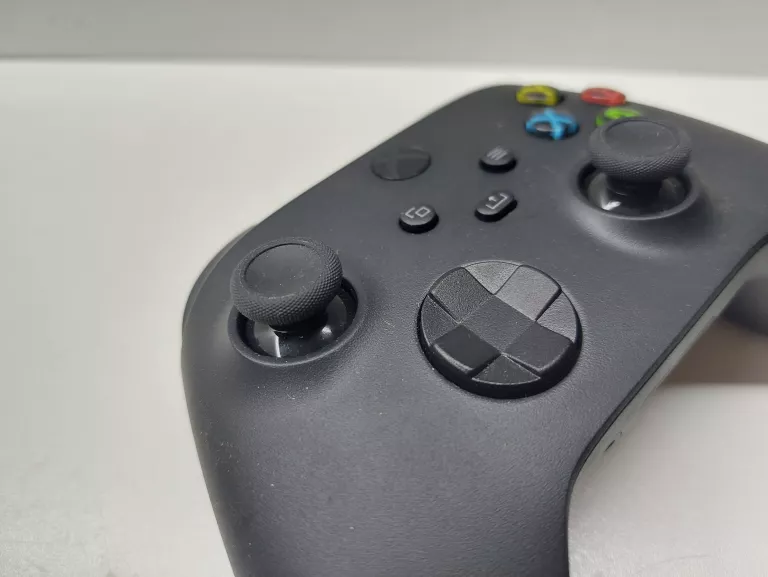 KONSOLA XBOX SERIES X + PAD