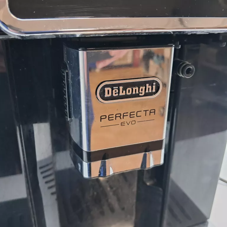 AUTOMATYCZNY EKSPRES CIŚNIENIOWY DELONGHI PERFECTA EVO