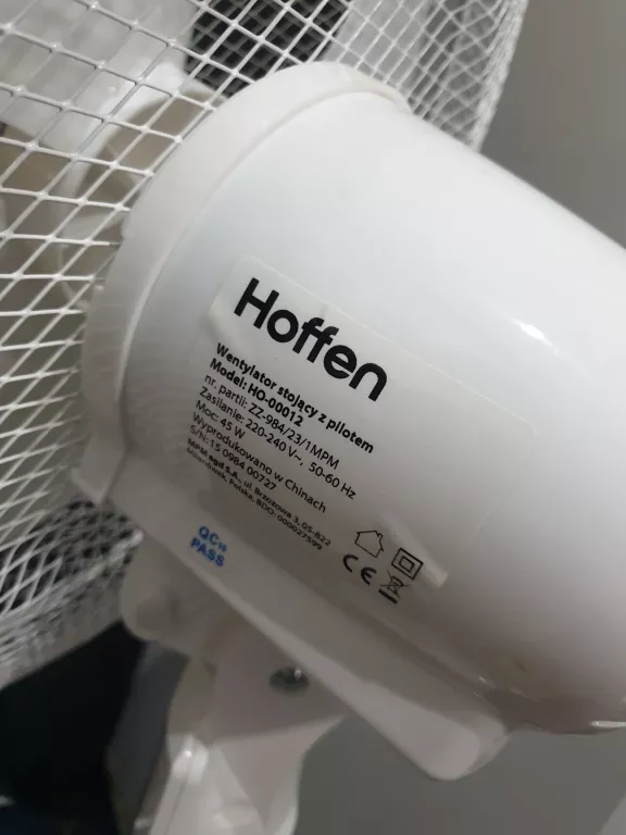 WENTYLATOR STOJĄCY Z PILOTEM HOFFEN HO-00012 45 W WIATRAK PODŁOGOWY