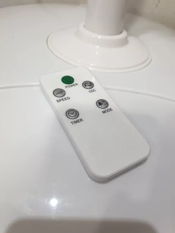 WENTYLATOR STOJĄCY Z PILOTEM HOFFEN HO-00012 45 W WIATRAK PODŁOGOWY
