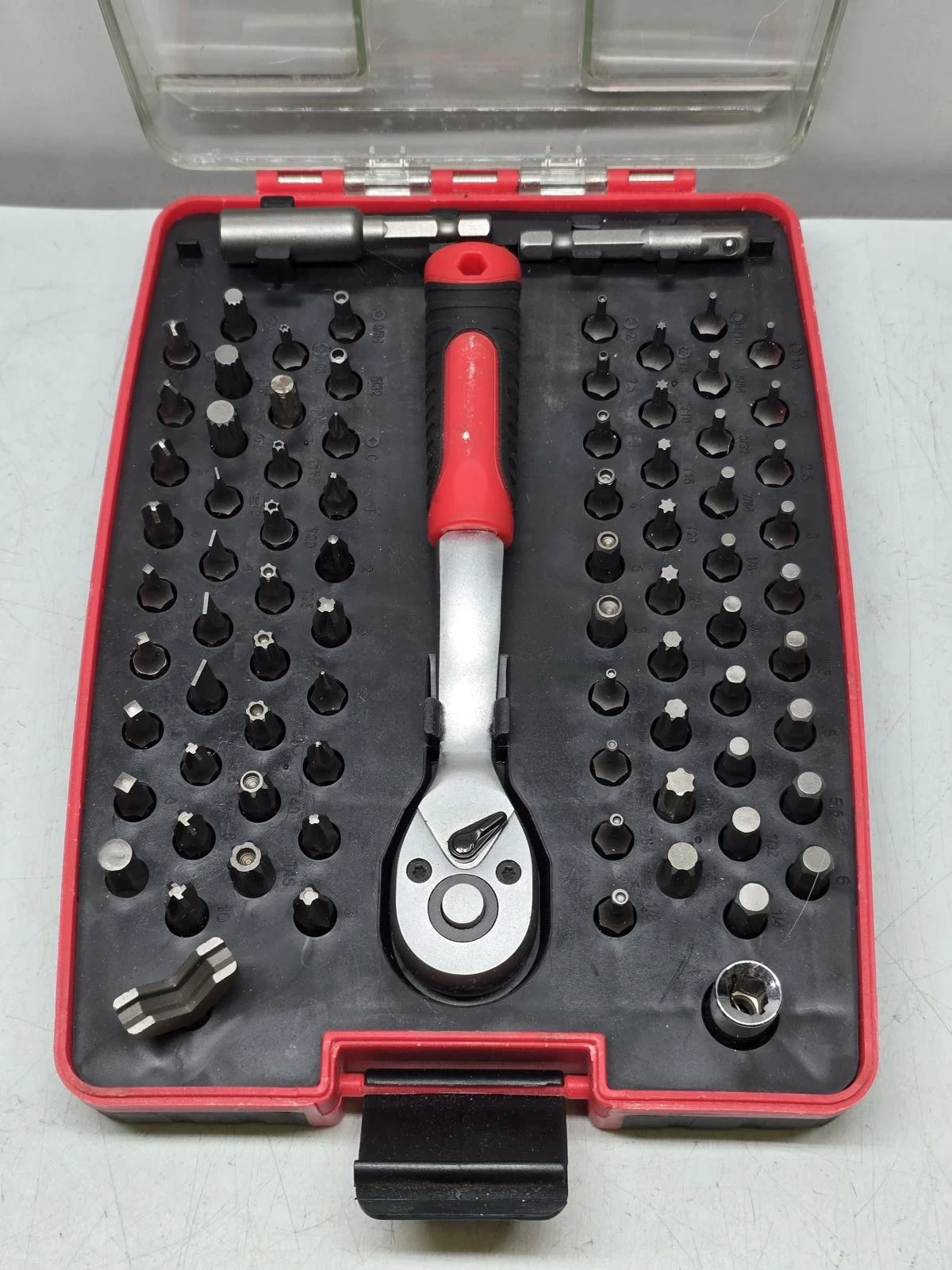 zestaw-bitow-z-grzechotka-powerfix-81-elementow-ean-gtin-400259301230