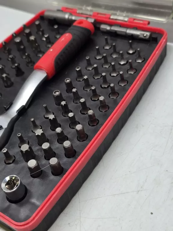 zestaw-bitow-z-grzechotka-powerfix-81-elementow-stan-11323-2