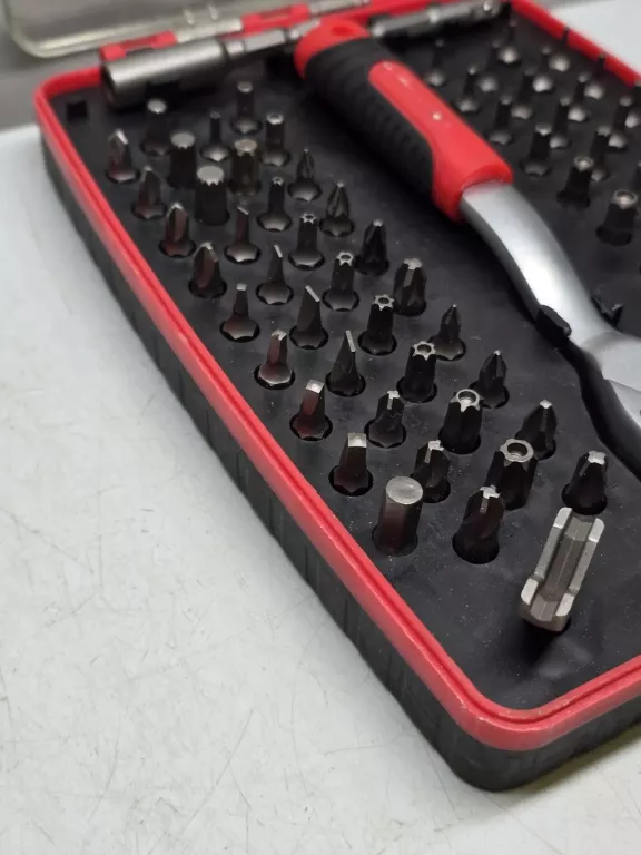 zestaw-bitow-z-grzechotka-powerfix-81-elementow-liczba-elementow-w-zestawie-81