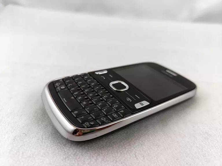 TELEFON NOKIA ASHA 302