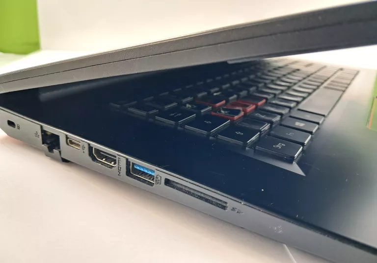 LAPTOP ACER PREDATOR HELIOS 300 N17C3 I7 7GEN 16GB/ 256GB SSD + 500GB