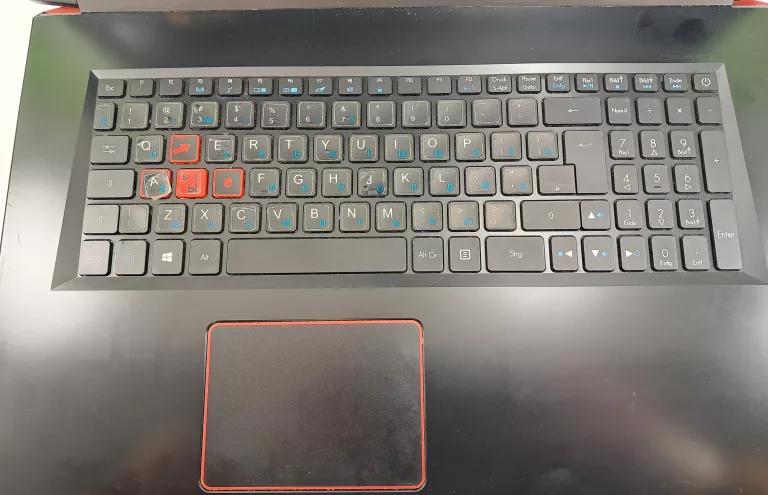 LAPTOP ACER PREDATOR HELIOS 300 N17C3 I7 7GEN 16GB/ 256GB SSD + 500GB