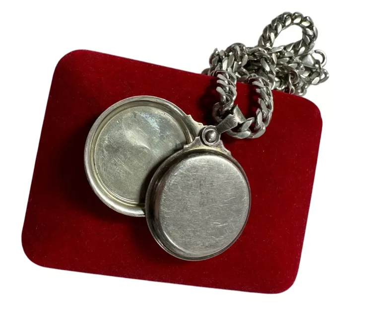 SREBRNY ŁAŃCUSZEK Z ZAWIESZKĄ PRÓBY 925 / DŁ. 52 CM / 47,23G!