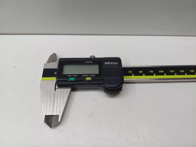 3 SUWMIARKA ELEKTRONICZNA MITUTOYO CD-15APX 150MM