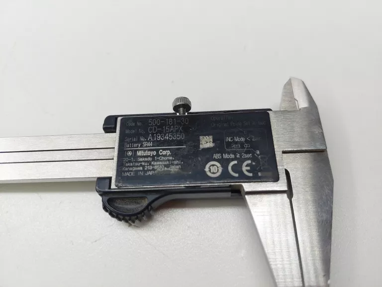 3 SUWMIARKA ELEKTRONICZNA MITUTOYO CD-15APX 150MM