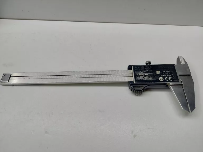 3 SUWMIARKA ELEKTRONICZNA MITUTOYO CD-15APX 150MM