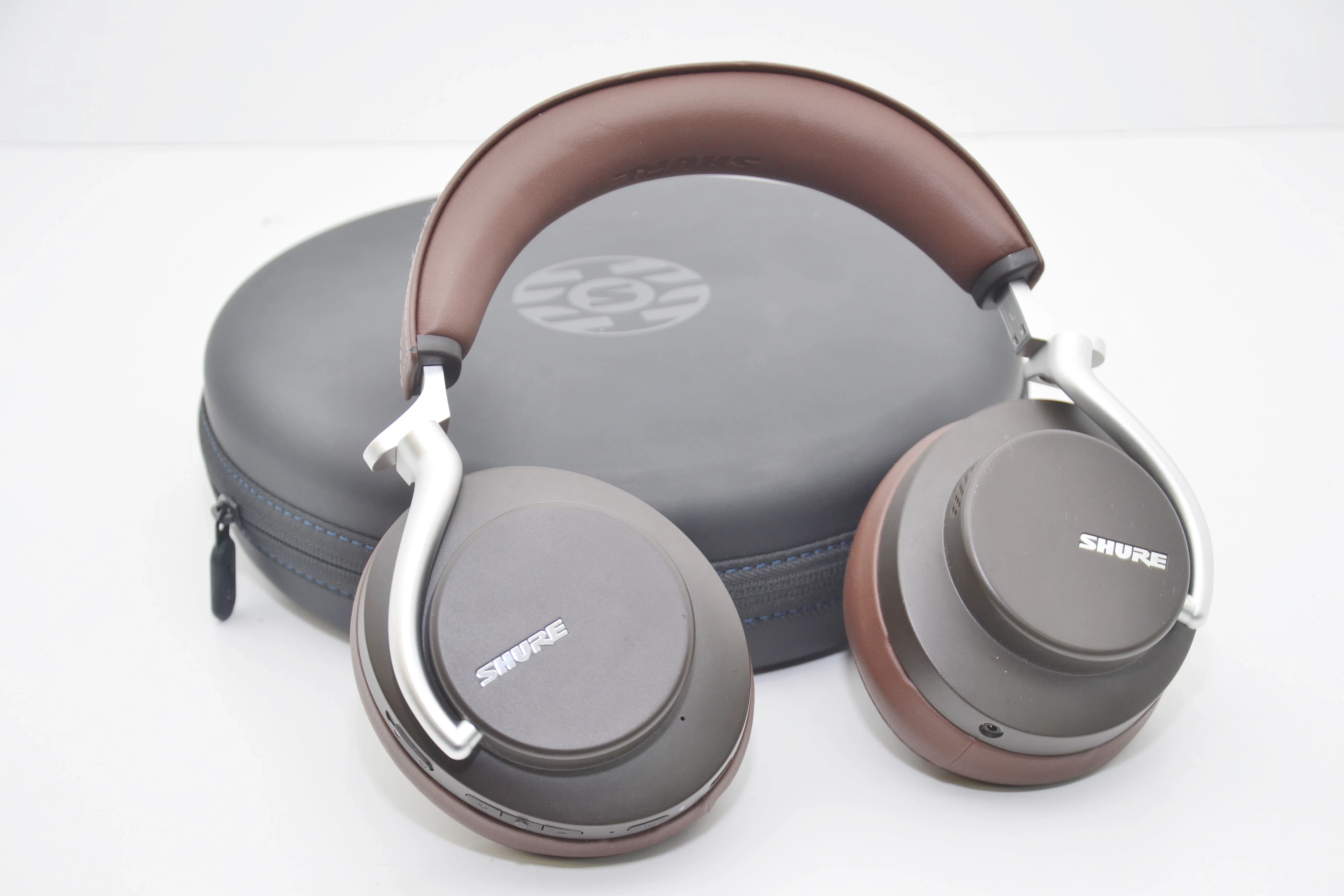 sluchawki-nauszne-bt-shure-aonic-anc-model-250439-1919956