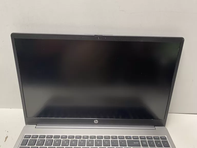 LAPTOP HP 250 G10 N1000 8/512GB