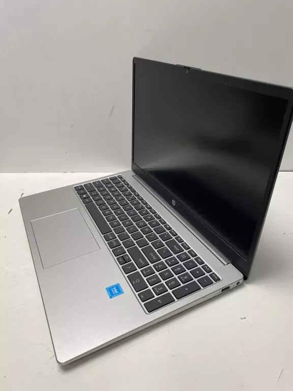 LAPTOP HP 250 G10 N1000 8/512GB