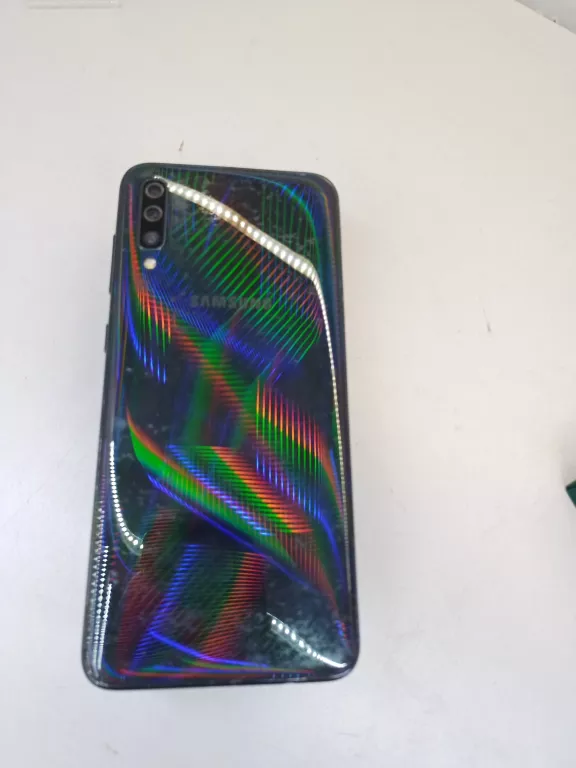 SAMSUNG GALAXY A70