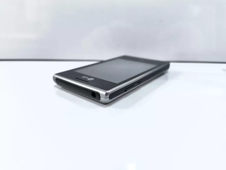 SMARTFON LG T580 128 MB / 1 GB SREBRNY