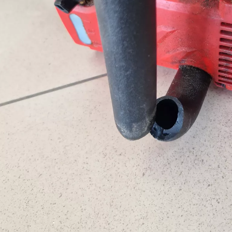 PIŁA ŁAŃCUCHOWA ELEKTRYCZNA HECHT SF7J101 2400W OPIS
