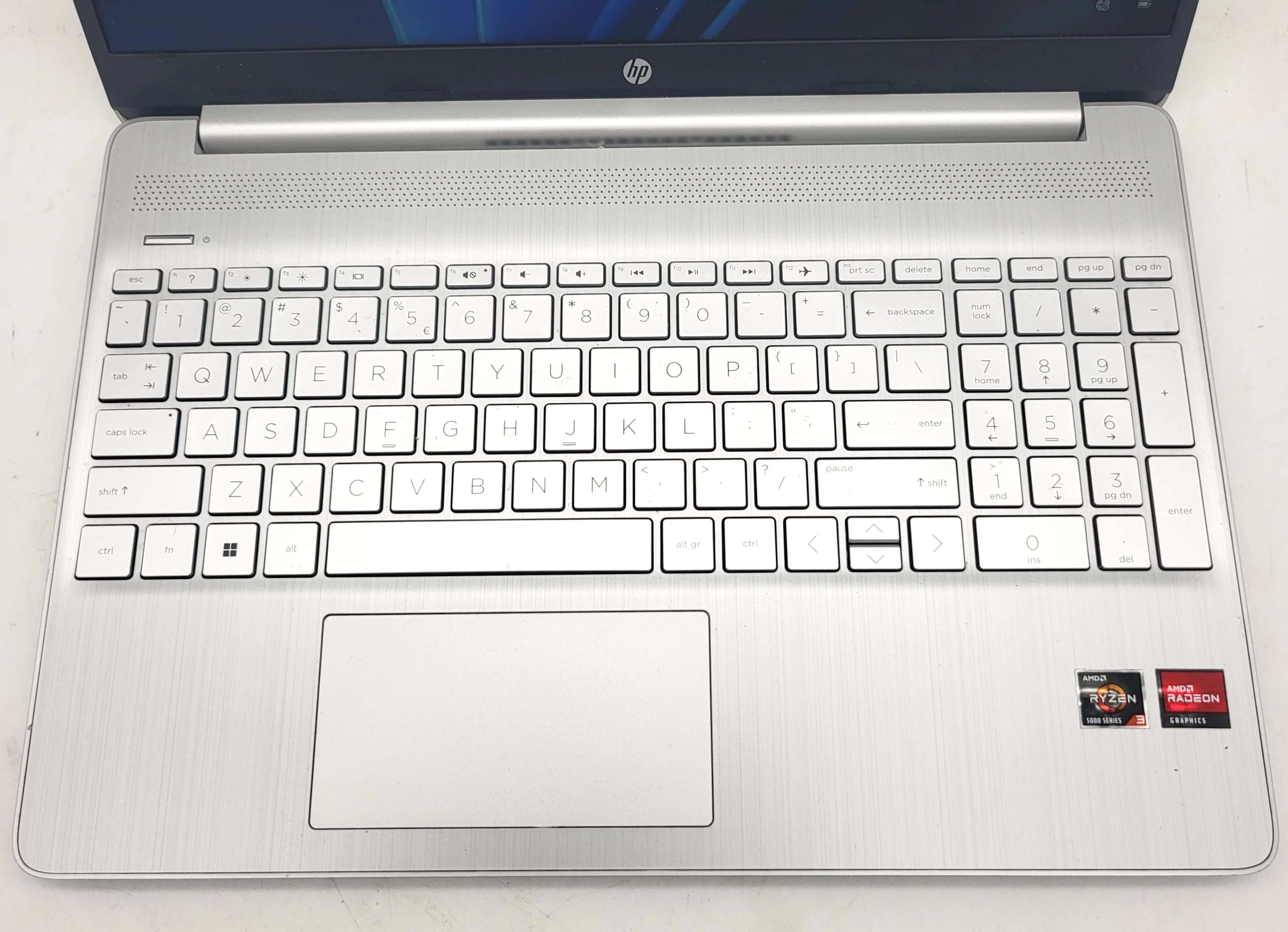 laptop-hp-15s-eq2470nw-ryzen-3-ram-8-gb-ssd-512-gb-srebrny-ean-gtin-0196786365348