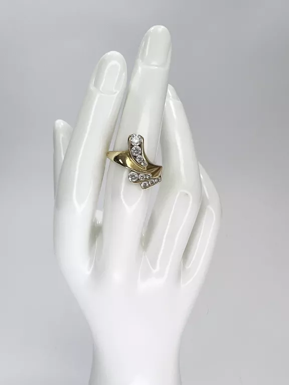 ZŁOTY PIERŚCIONEK Z KAMIENIAMI 585 - 3,11G - R.12