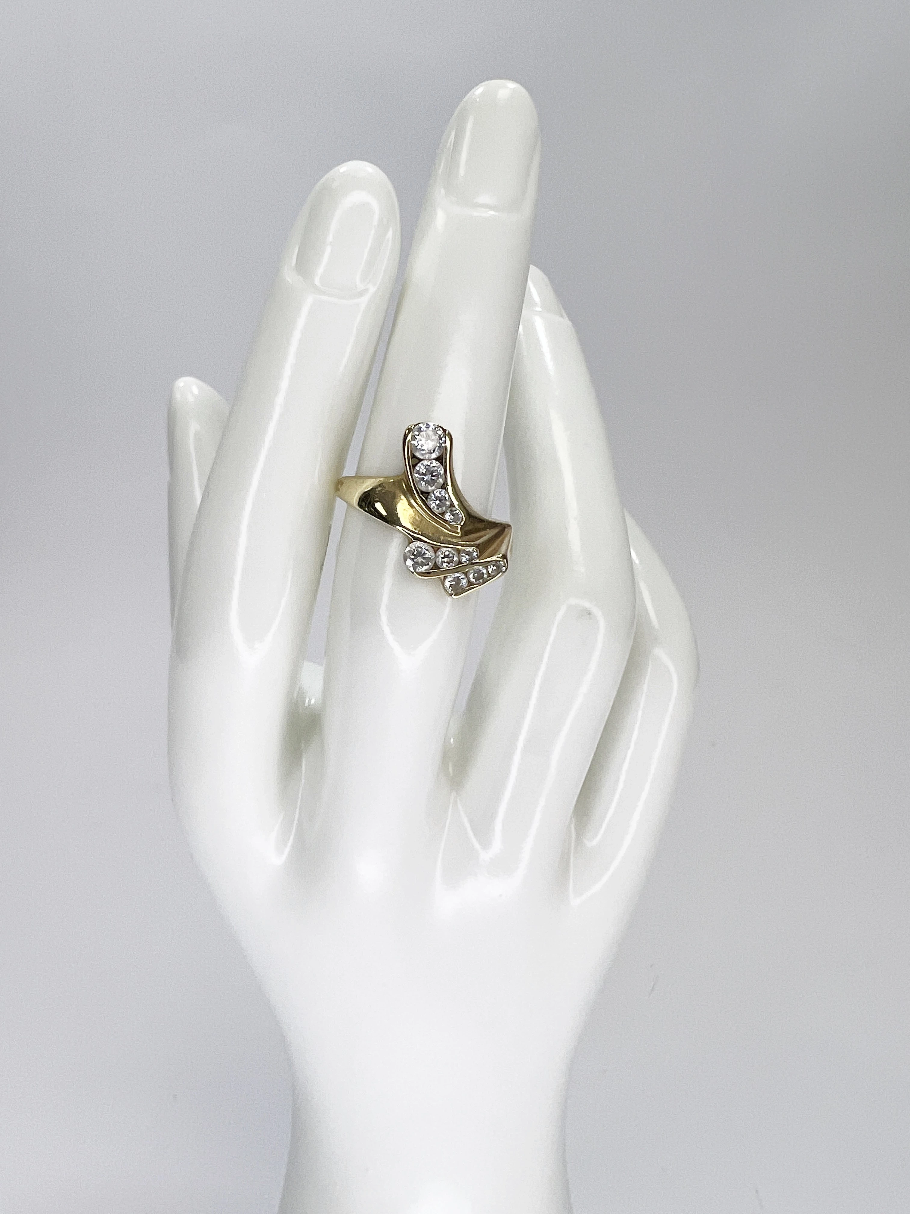 zloty-pierscionek-z-kamieniami-585-311g-r12-drzymaly-55-lubin-sj