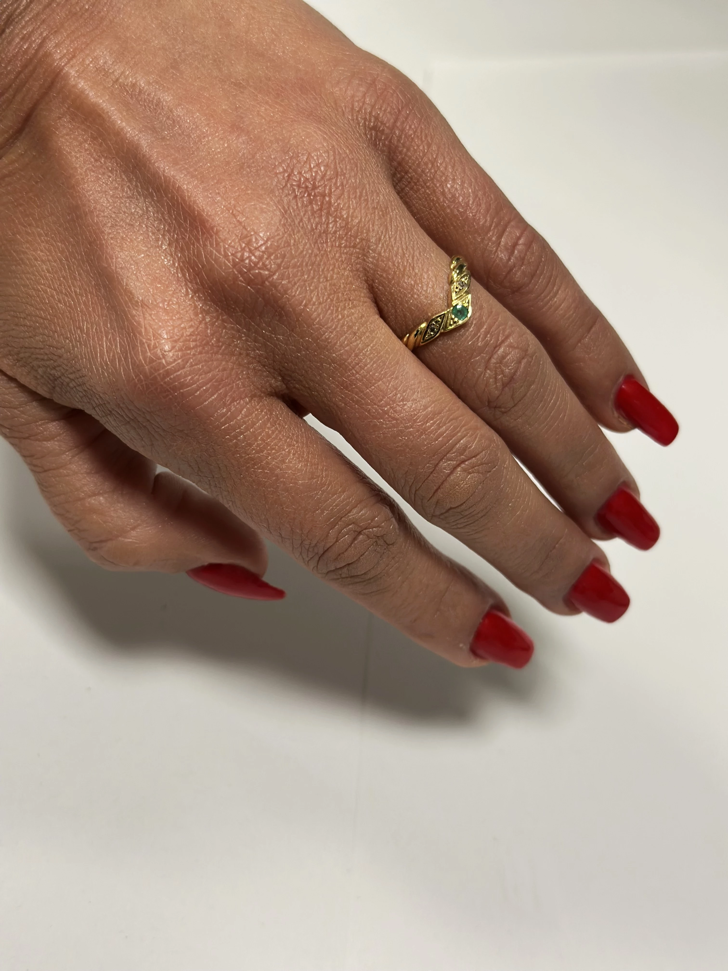 pierscionek-z-brylantami-i-szmaragdem-proba-750-laska-18-zdunska-wola-expert-spj