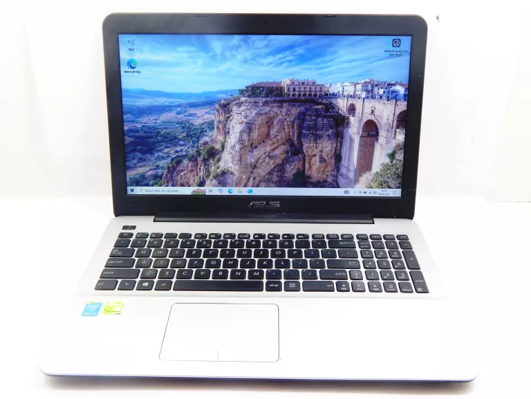 laptop-asus-x555l-przekatna-ekranu-1560