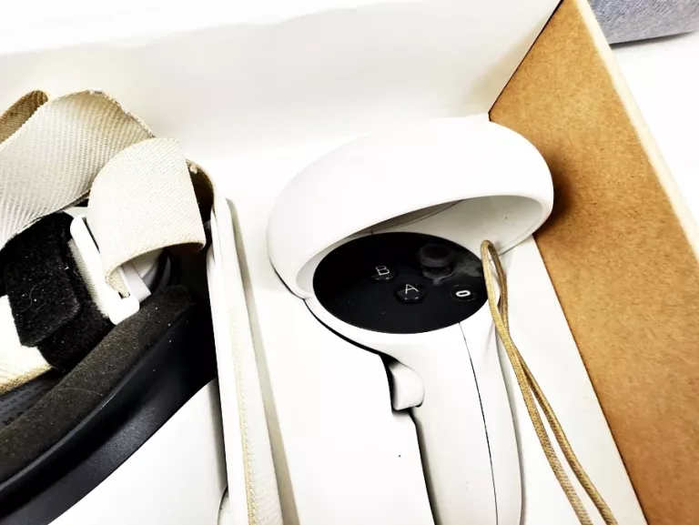 GOGLE VR META QUEST 2 126 GB + DWA PADY + POKROWIEC, DOD. BAT I PUDEŁKO