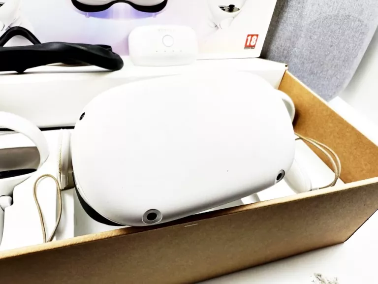 GOGLE VR META QUEST 2 126 GB + DWA PADY + POKROWIEC, DOD. BAT I PUDEŁKO