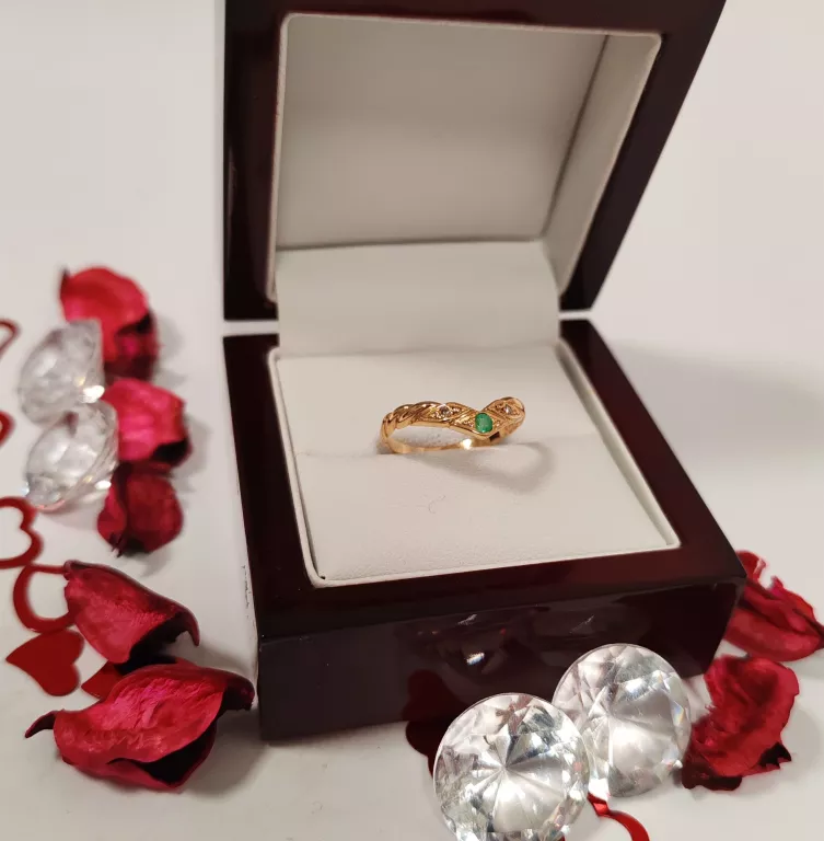 pierscionek-z-brylantami-i-szmaragdem-proba-750-ean-gtin-3663602795742