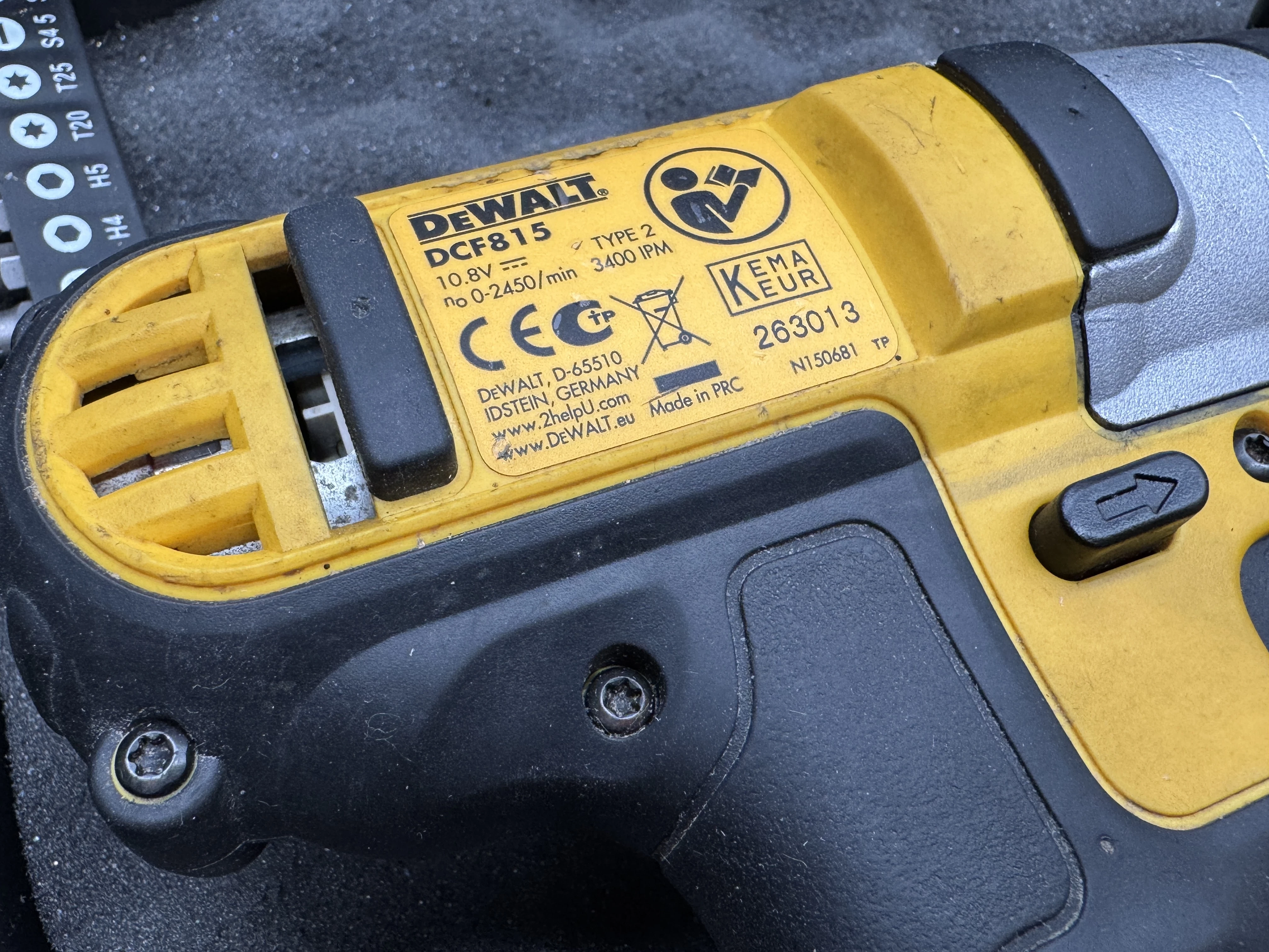 zakretarka-dewalt-dcf815-108v-12v-walizka-zamiennik-zawartosc-zestawu-235809-65536