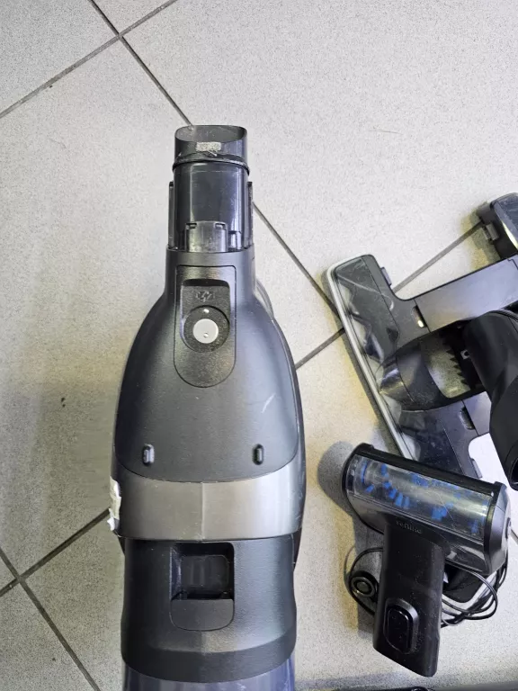 ODKURZACZ PIONOWY PHILIPS AQUA PLUS 8000 XC8347/01 + KOŃCÓWKI