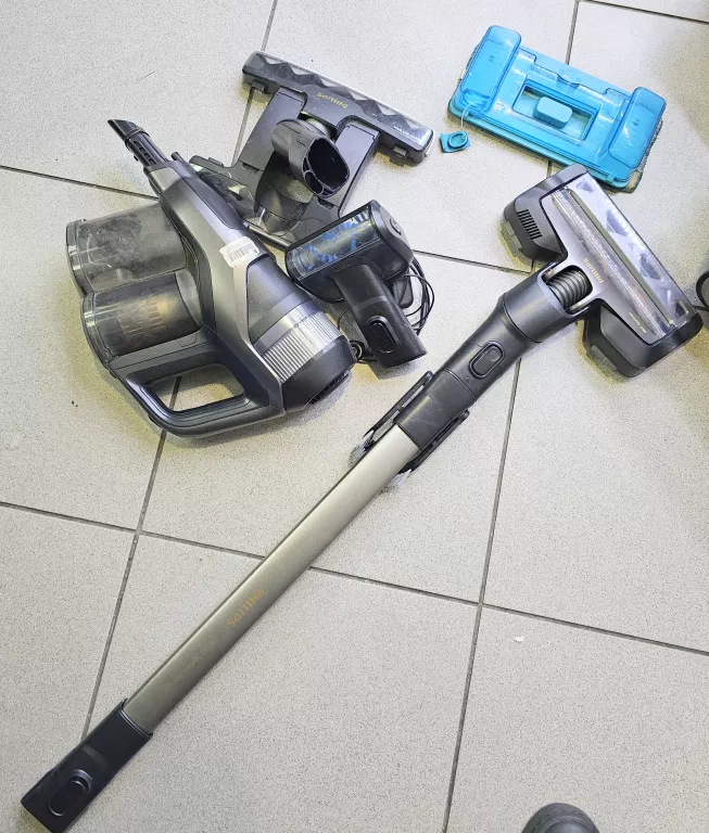 ODKURZACZ PIONOWY PHILIPS AQUA PLUS 8000 XC8347/01 + KOŃCÓWKI