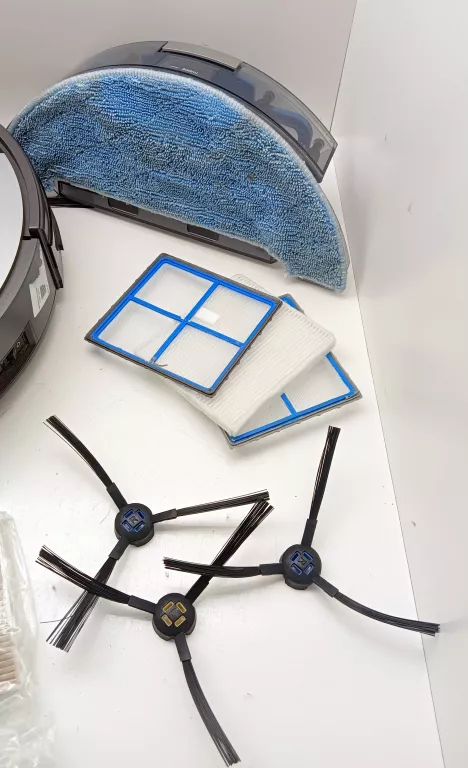 ROBOT ILIFE V8S Z FUNKCJĄ MOPOWANIA AKCESORIA