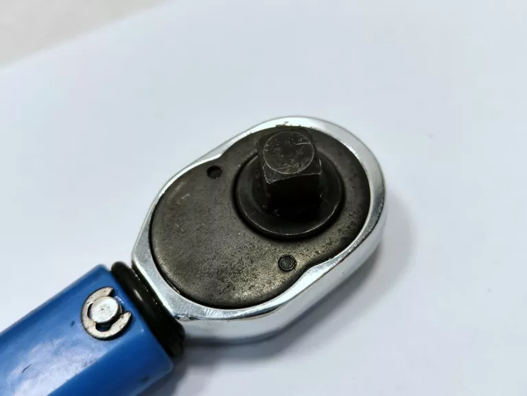 KLUCZ DYNAMOMETRYCZNY FALCON 3/8'' 19-100NM 360MM ETUI