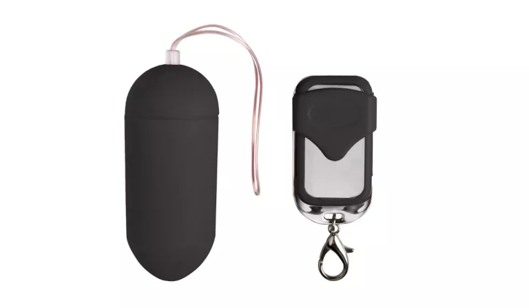 jajko-wibrujace-z-pilotem-zdalnie-sterowane-easytoys-czarne-kosciuszki-30-stargard-jurmat-bis