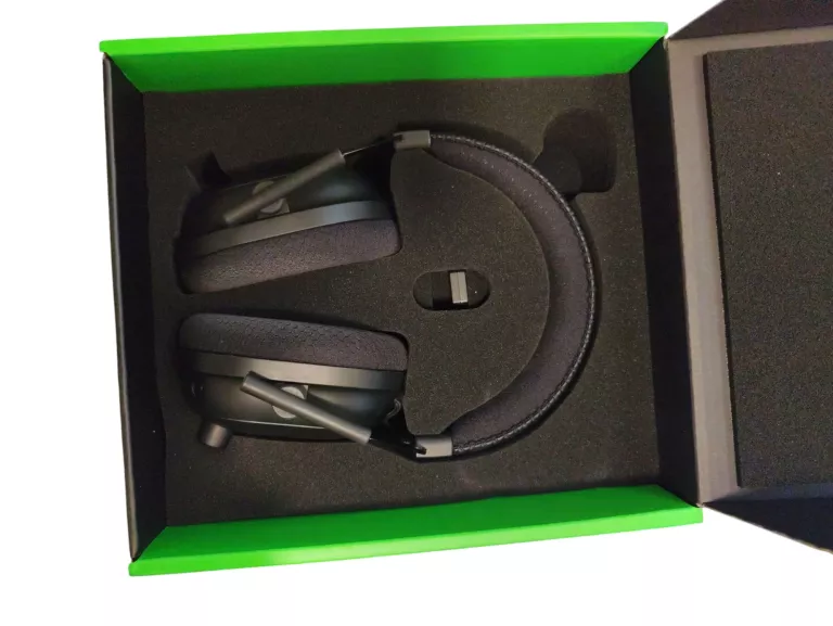 SŁUCHAWKI RAZER BLACKSHARK V2 PRO BEZPRZEWODOWE, NAUSZNE