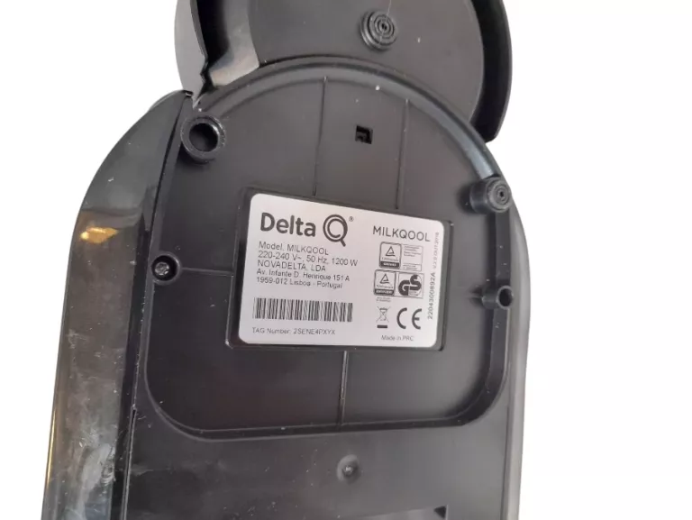 EKSPRES DO KAWY DELTA Q MILK QOOL / PUDEŁKO