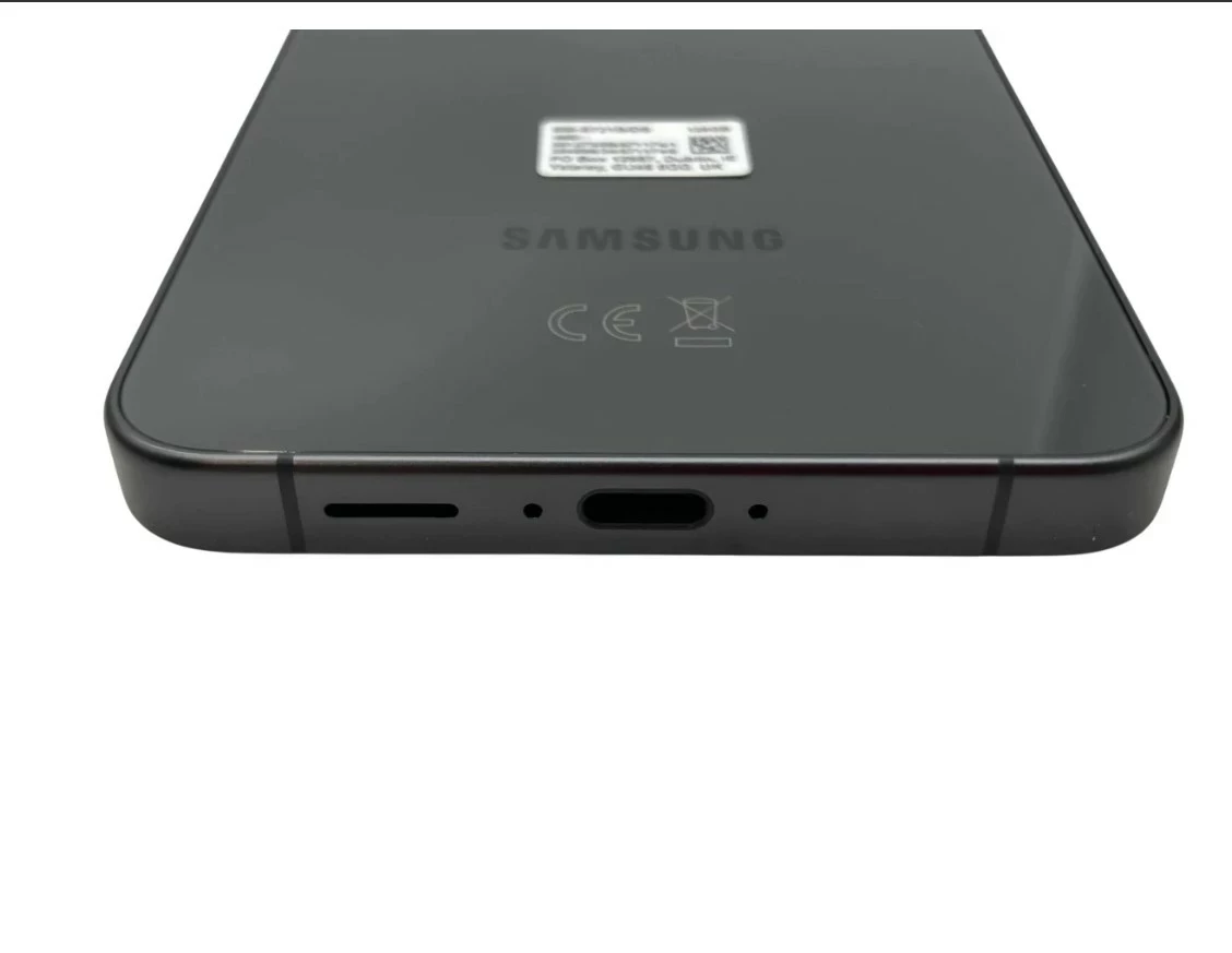 telefon-samsung-galaxy-s24-fe-5g-8128gb-67-120hz-4700mah-na-czesci-wbudowana-pamiec-202869-214189